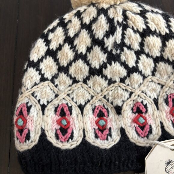 No longer available. NWT French Knot Beanie Wool Hat Anthropologie Pom Toppe - Picture 3 of 10